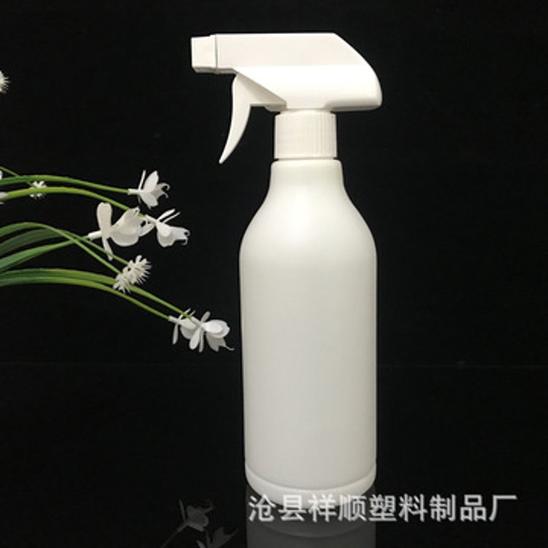 塑料喷雾瓶行业：推动绿色包装的新风尚